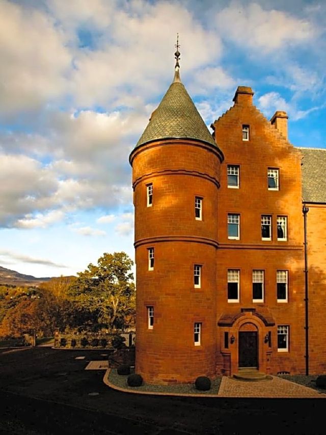 🏰✨ Pitlochry's Enchanting Castle Stay 🌲🌟