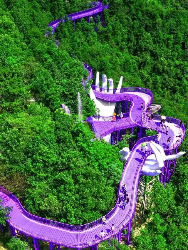 The whole thing shocked me, I should be the last one to know that the world's longest glass rafting is in Tonglu