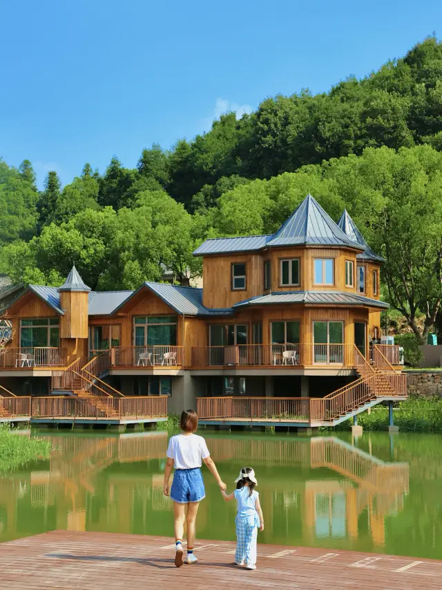 Jiangsu, Zhejiang, and Shanghai: A Fairy Tale Water Play Vacation with Kids!
