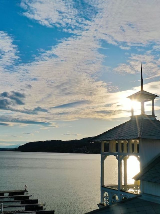 🌟 Luxe Lakeside Retreats: Austria's Finest 🏰🌊