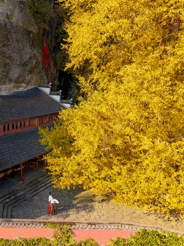 江南懸空寺打卡慶餘年同款。 江南懸空寺打卡慶餘年同款。