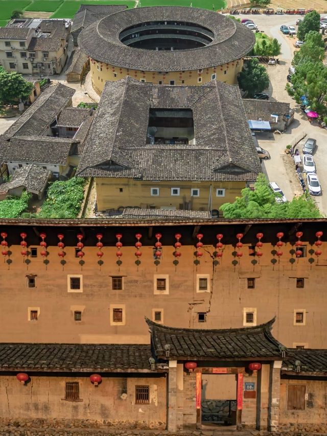 煙火塵埃裡的土樓民宿。
