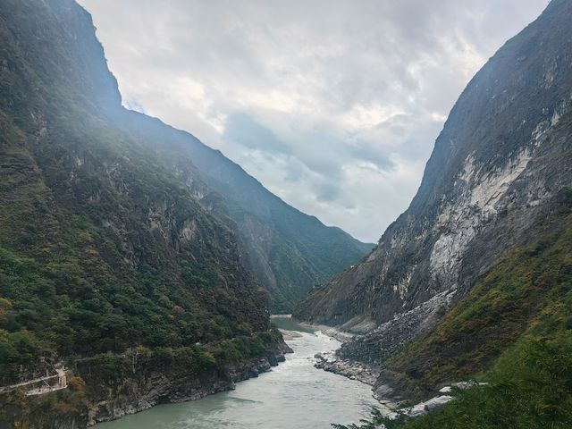 本年度第一寶藏美大峽谷就藏在雪山背後