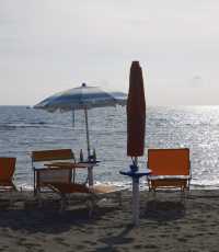 菲烏米奇諾 La Nave Beach：意大利海濱的璀璨明珠