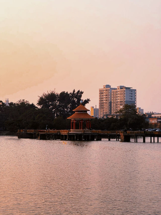 夕陽西下的揭陽西湖也太美了吧