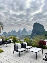 陽朔｜入住這裡打開窗簾就能看到漓江和山景！