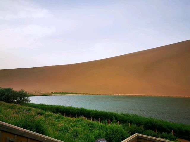 鳴沙山月牙泉