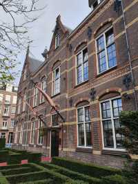 阿姆斯特丹學院酒店|經典設計與舒適體驗   地址：Roelof Hartstraat 1, 阿