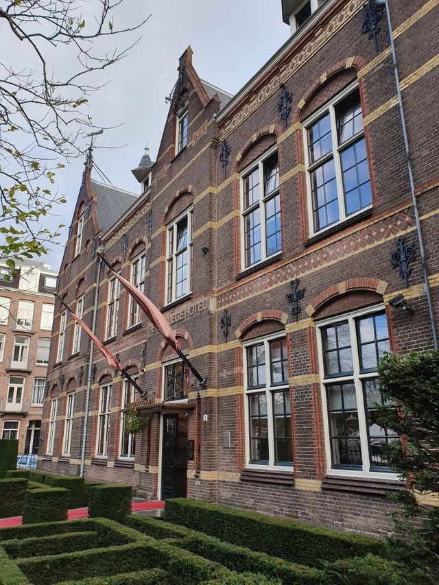 阿姆斯特丹學院酒店|經典設計與舒適體驗   地址：Roelof Hartstraat 1, 阿