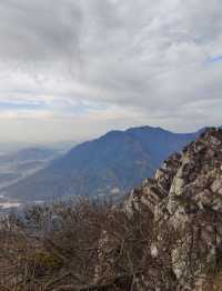 《五老峰探秘：邂逅道教聖地的壯麗山水》