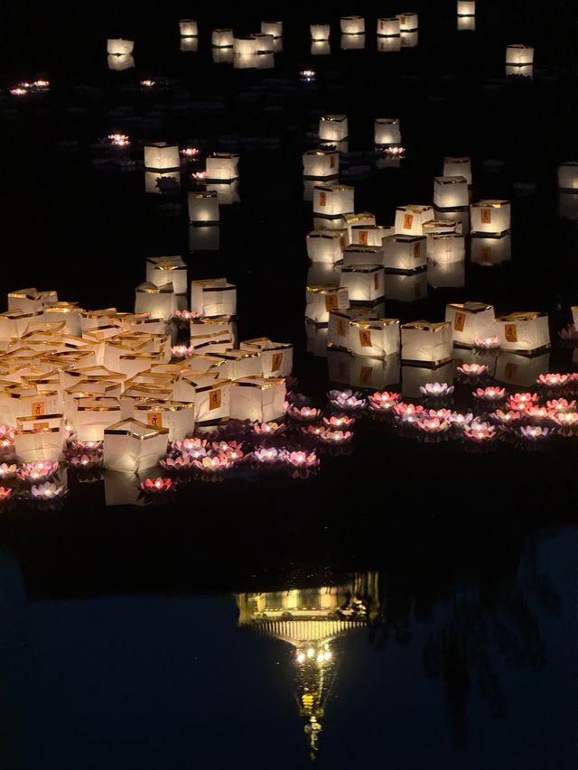 為赴這一年一度的大明寺水燈之約,我特地前往揚州 為赴這一年一度的大明寺水燈之約,我特地前往揚州
