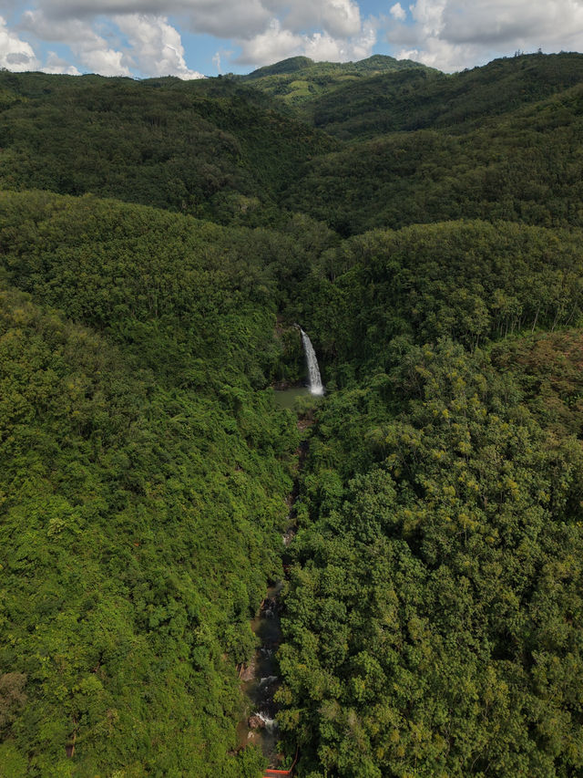 Самый большой водопад на Хайнане Китай Самый большой водопад на Хайнане Китай