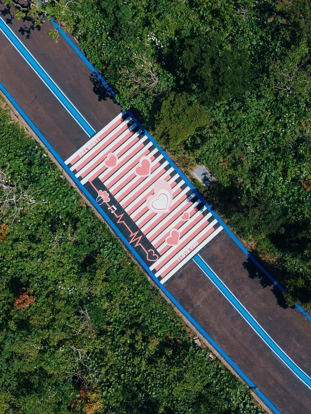 彩虹小島|闖入多巴胺色的漫畫世界 彩虹小島|闖入多巴胺色的漫畫世界