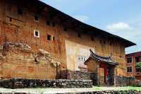 下面是一份為你量身打造的龍岩土樓兩天旅遊攻略,預算500元,助你深度體驗土樓文化,拍攝出精彩內容。