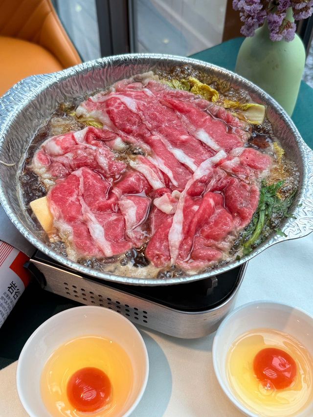 在西安吃到人生和牛壽喜燒！