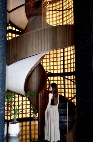 I fell in love with the ceiling of the Ningbo River View Hotel after just one stay.