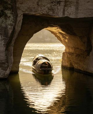 奇妙な洞窟、切り立った崖、水石盆景！紹興東湖没入型一日ツアー