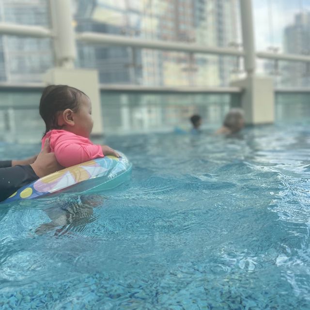 一年四季室內泳池🏊🏼‍♀️室外泳池就在這裏🏊🏻‍♂️