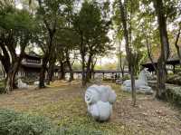 保存了多處歷史古蹟嘅九龍寨城公園