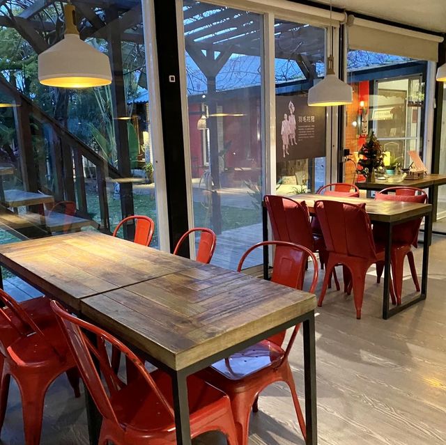 伯朗大道旁的美麗玻璃屋🏠