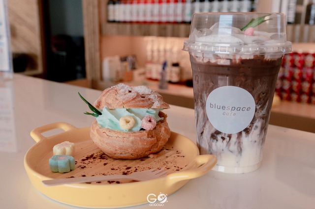 Bluespace Cafe