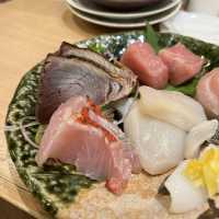 【大阪・東梅田】お一人様歓迎！創作料理の立ち飲み処「大衆呑処 サカグラ」