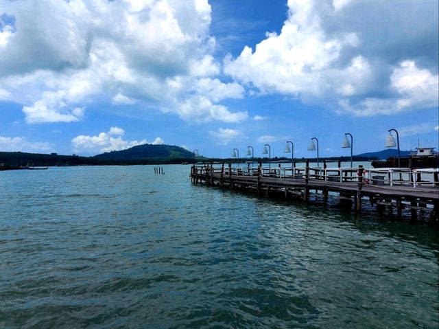 ร้านอาหารวิวดี ที่ แหลมหินซีฟู้ด