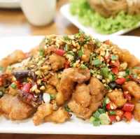 พามาทานอาหารจีนสไตล์เสฉวน