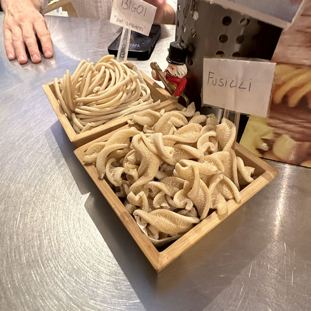 Try the first fresh pasta to go, at venice