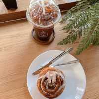 Caterpillar cafe