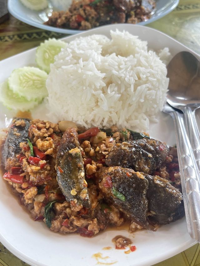 แสงจันทร์ จิ้มจุ่ม  📍จันทบุรี
