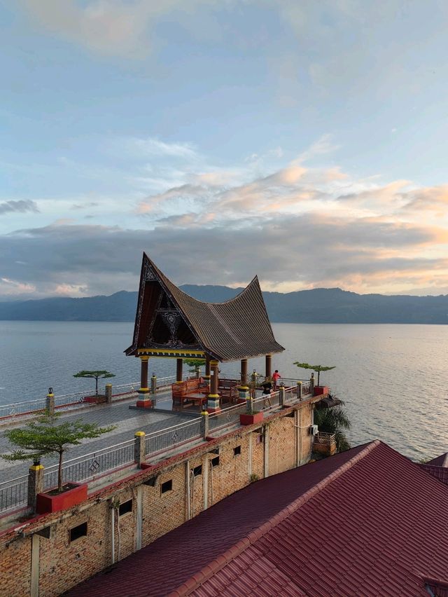 Budget hotel with a stunning view @Samosir Island 