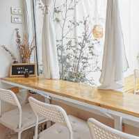 Have a Toast Day cafe’