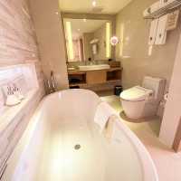 Banyan Tree Bangkok กับห้องกระจกทรงโค้ง