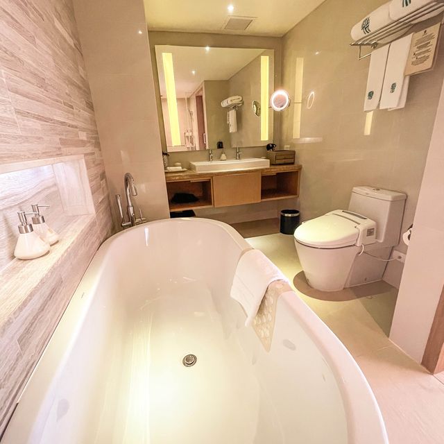 Banyan Tree Bangkok กับห้องกระจกทรงโค้ง