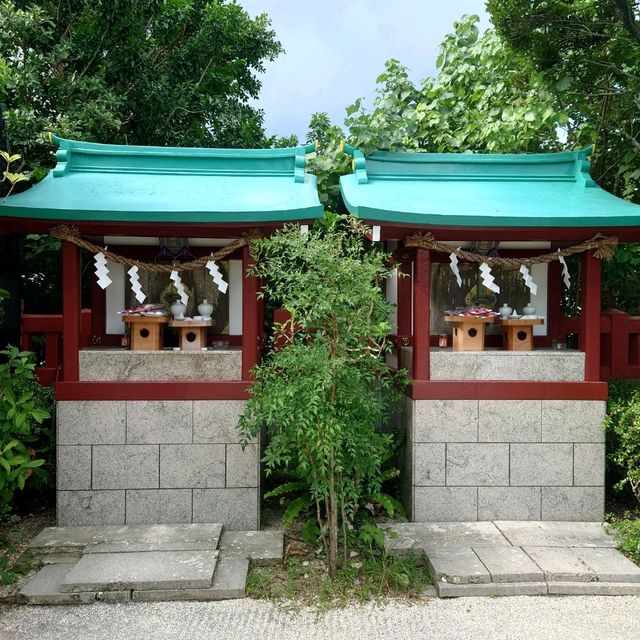 海が見渡せる断崖に佇む神社!沖縄旅行【波上宮】 海が見渡せる断崖に佇む神社!沖縄旅行【波上宮】