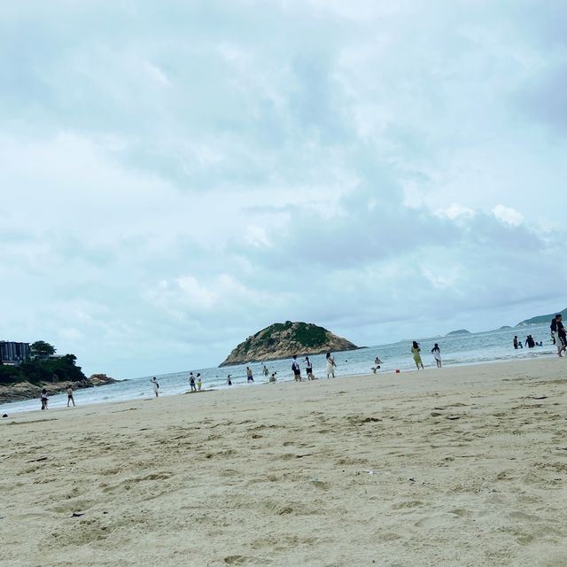 石澳沙灘。！ 陰天 ， 聽著海濤聲！忘憂谷 ！