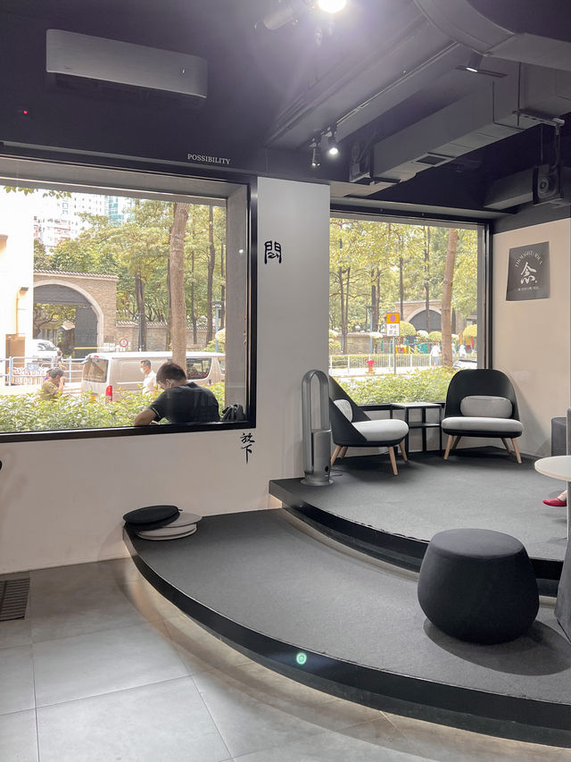 荃灣純黑型格設計咖啡店