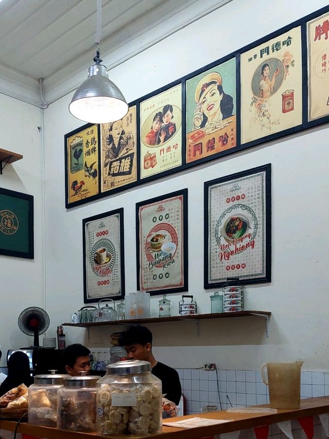 24 Hours Kopitiam in Surabaya - Kedai Ciamso