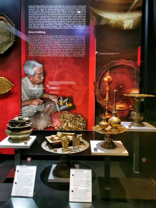 Exploring the oldest musuem in Malaysia.