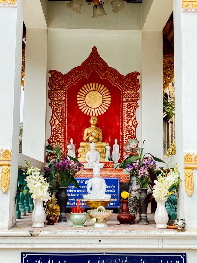 ขอพรสุขภาพและความมั่นคง “วัดเชียงมั่น” 
