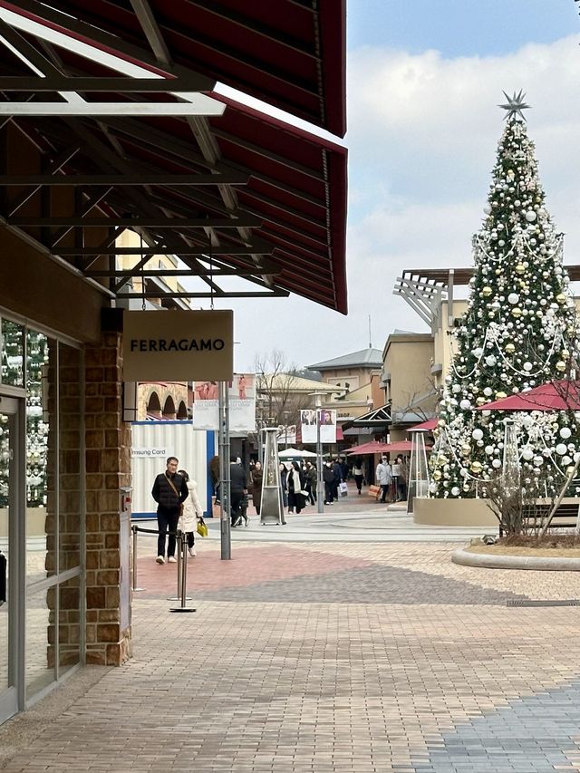 여주의 쇼핑은 바로 여기! 🛍️ 여주 신세계 사이먼 프리미엄 아울렛!에 나들이해보세요💙