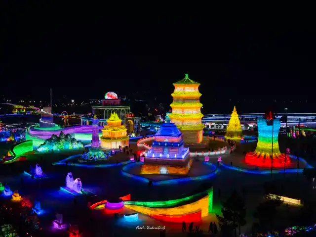 งานแกะสลักน้ำแข็ง แห่งฉางชุน Changchun China 