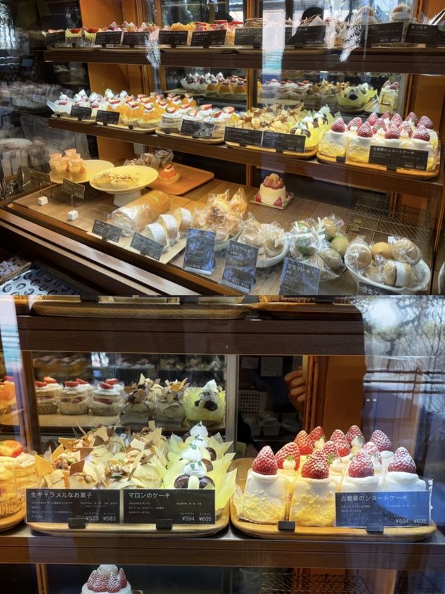 【奈良】不思議な食感のケーキが名物のカフェ