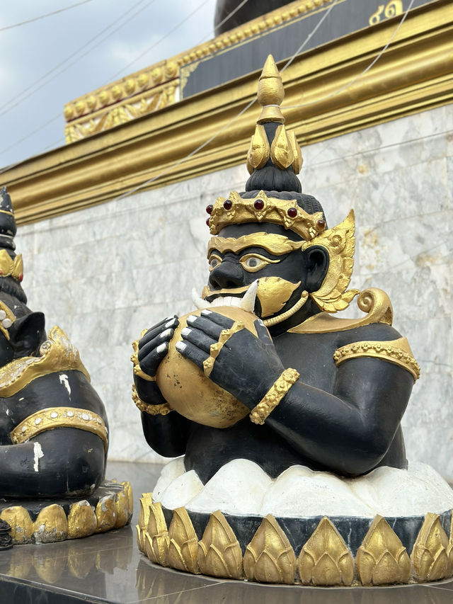 แวะไหว้พระที่วัดแม่ย่าซอม 