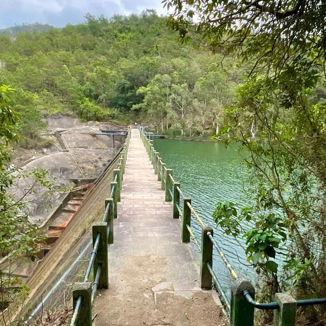 澳門水塘遠足徑：湖泊倒映翠綠山巒，感受澳門獨特魅力