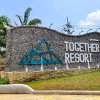 Together Resortทโรงแรมพร้อมสวนน้ำเล่นกันฉ่ำ