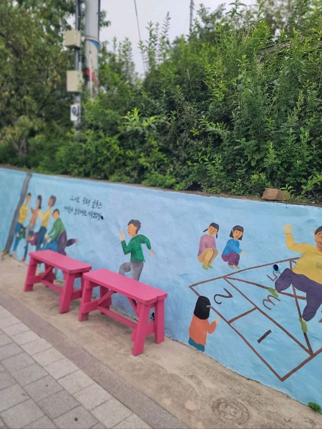 아기자기한 벽화들이 예쁜 논골담길💚