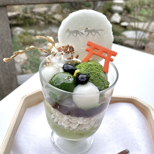 伏見稲荷大社モチーフのパフェ⛩️🦊