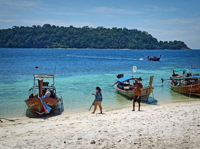 หาดทรายขาว อช.ตะรุเตา